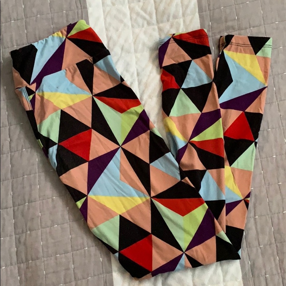 Geometric patterned lularoe leggings - one size